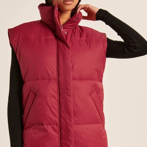 Abercrombie Women's Oversized Quilted Puffer Vest - Picture 7 of 8